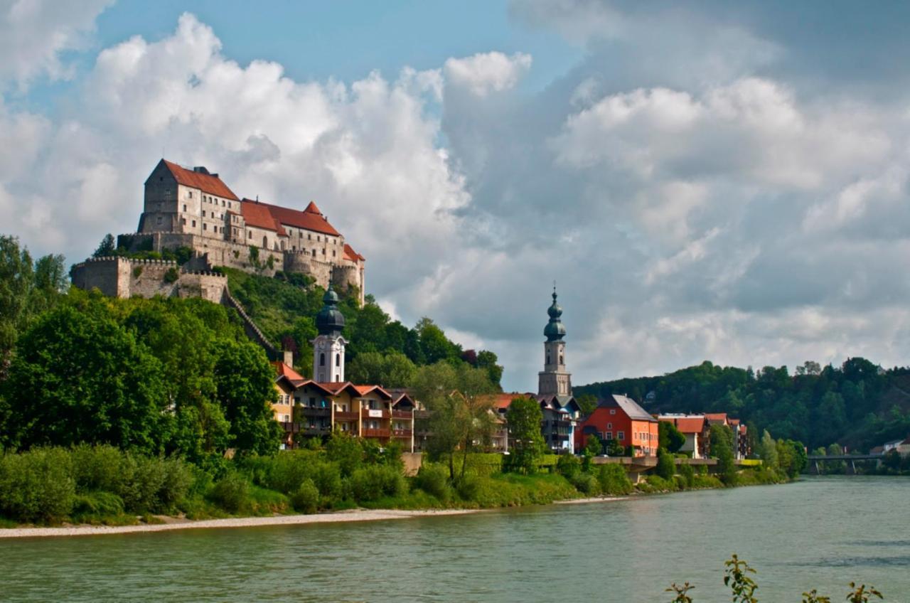 Hotel Burgblick Hochburg-Ach Экстерьер фото